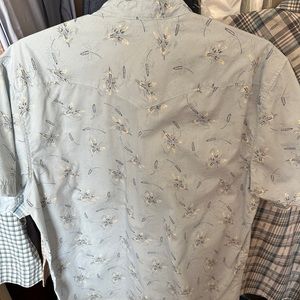 Howler brothers H Bar B Pearl Snap Shirt. Men’s size large. Blue print pattern